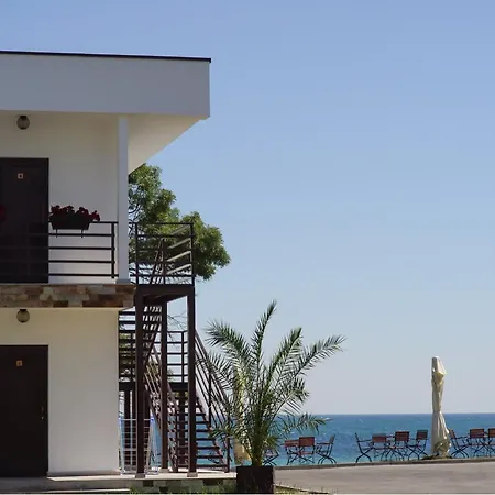 La Mare*** Saturn Resort *